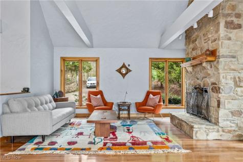 1364 Echo Glen Gates Mills OH 44040