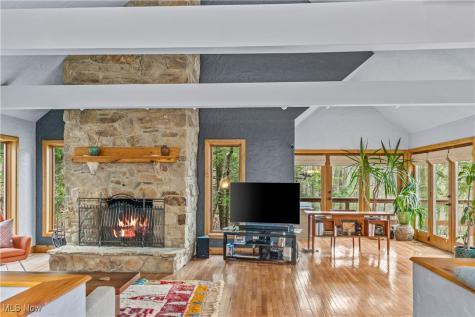 1364 Echo Glen Gates Mills OH 44040