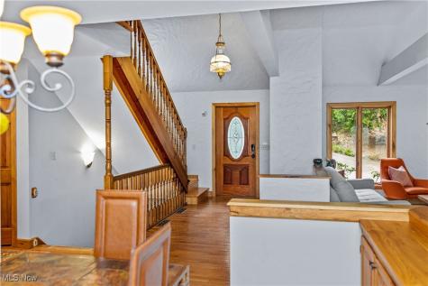 1364 Echo Glen Gates Mills OH 44040