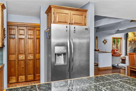 1364 Echo Glen Gates Mills OH 44040