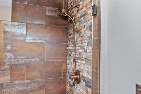 1364 Echo Glen Gates Mills OH 44040
