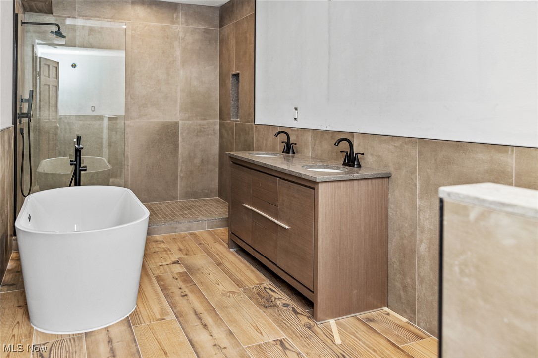 1364 Echo Glen Gates Mills OH 44040