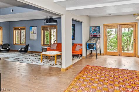 1364 Echo Glen Gates Mills OH 44040