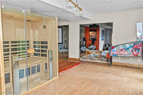 1364 Echo Glen Gates Mills OH 44040