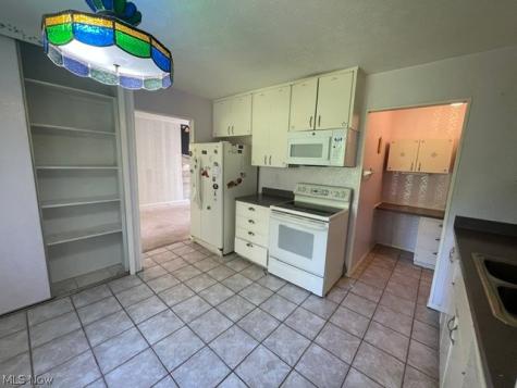 6167 Oakwood Circle North Ridgeville OH 44039
