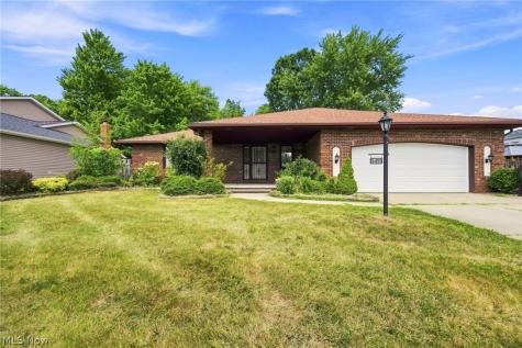 1490 Fatima Drive Parma OH 44134