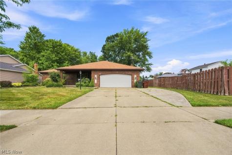 1490 Fatima Drive Parma OH 44134