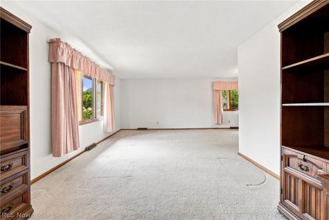 1490 Fatima Drive Parma OH 44134