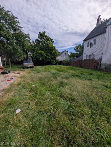 1381 E 93rd Street Cleveland OH 44106