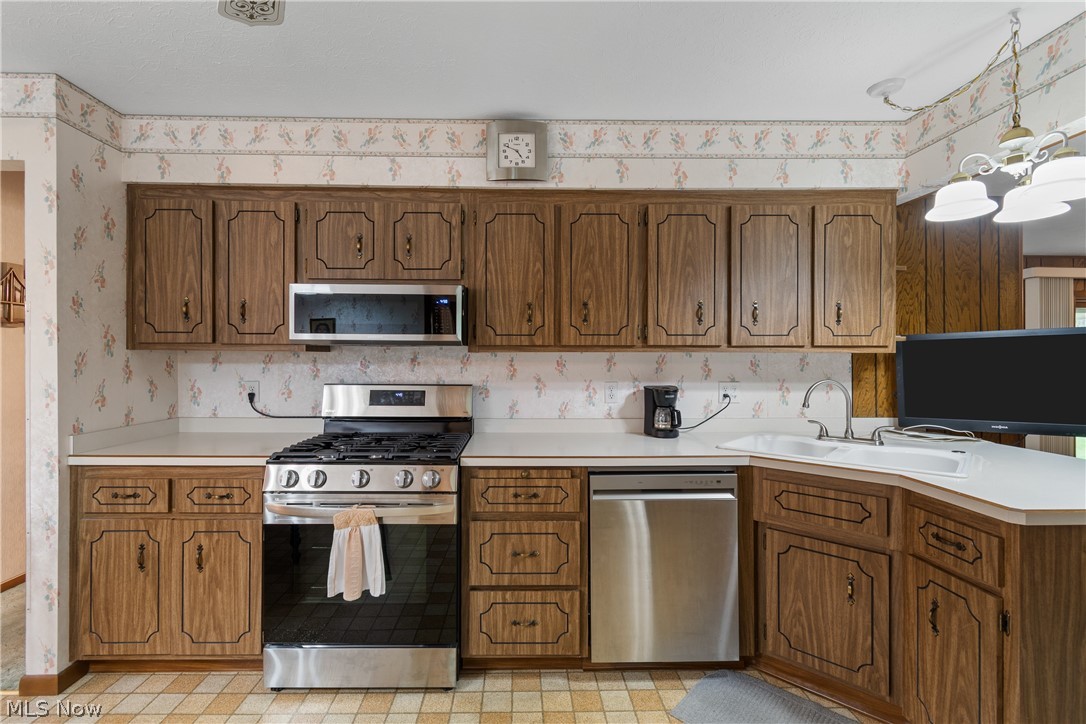 6968 Carol Drive Independence OH 44131