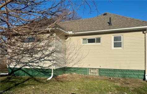 1536 Maine Avenue Lorain OH 44052