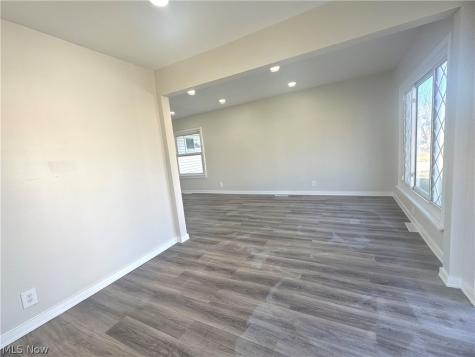 1536 Maine Avenue Lorain OH 44052