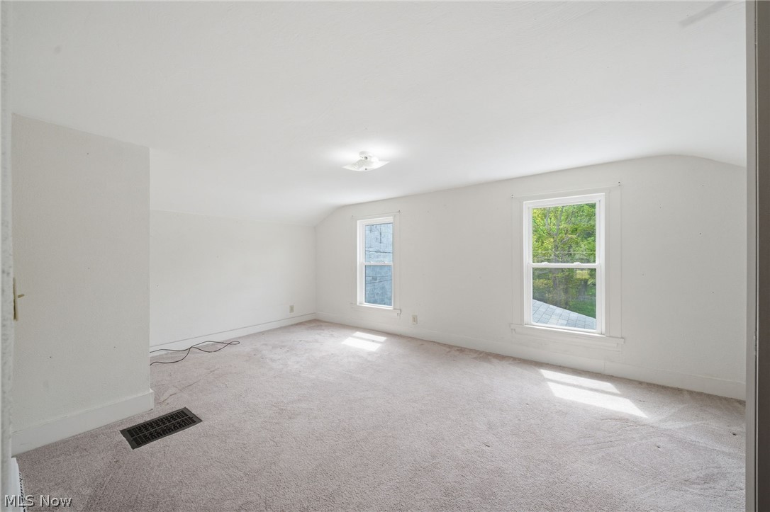 57 W Union Street Geneva OH 44041