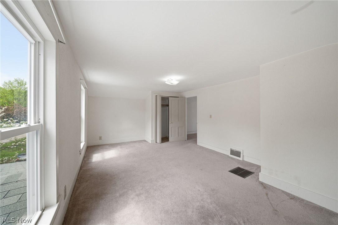 57 W Union Street Geneva OH 44041