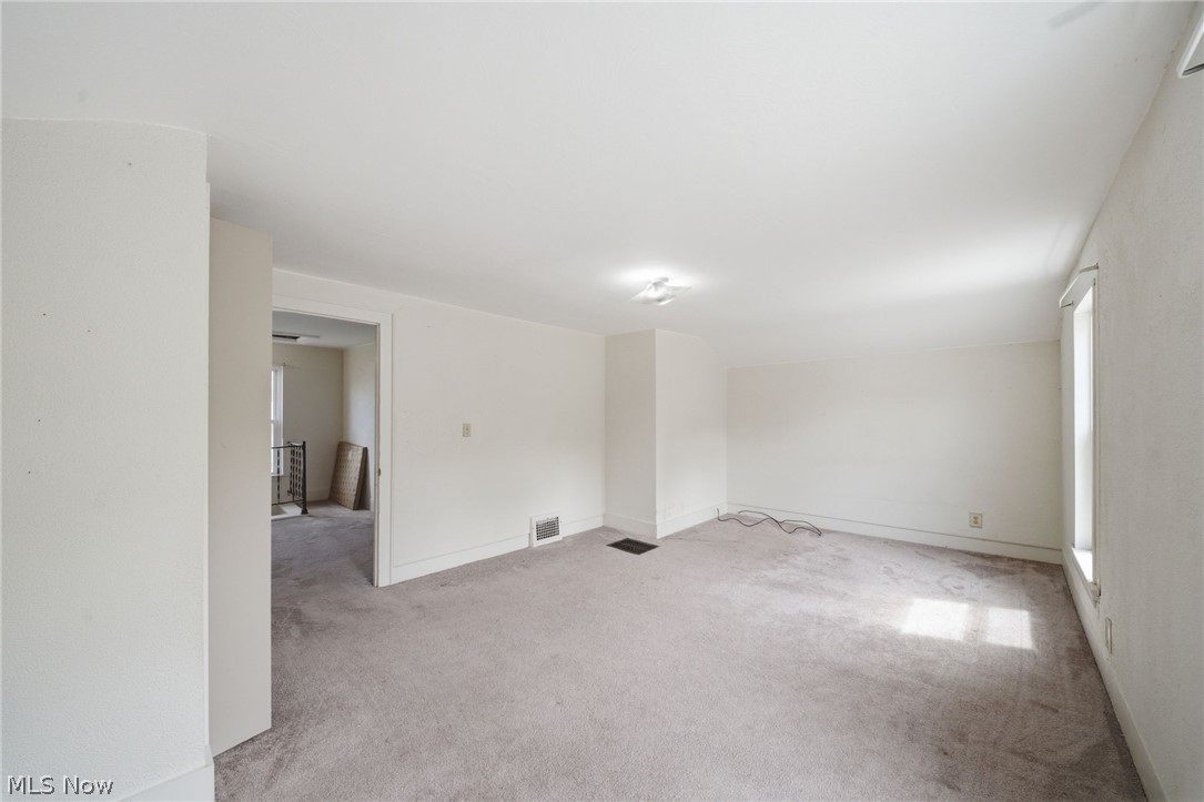 57 W Union Street Geneva OH 44041