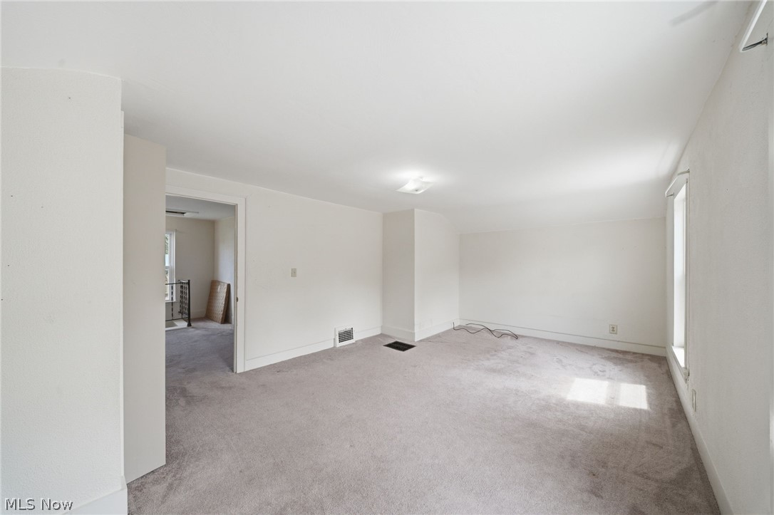 57 W Union Street Geneva OH 44041