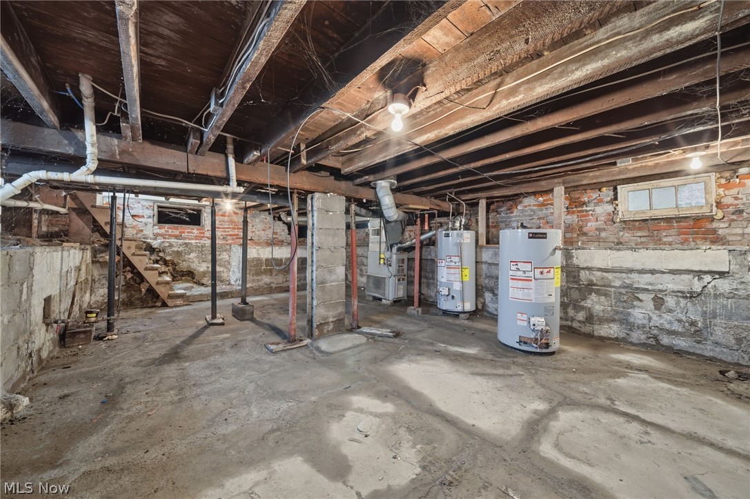 57 W Union Street Geneva OH 44041