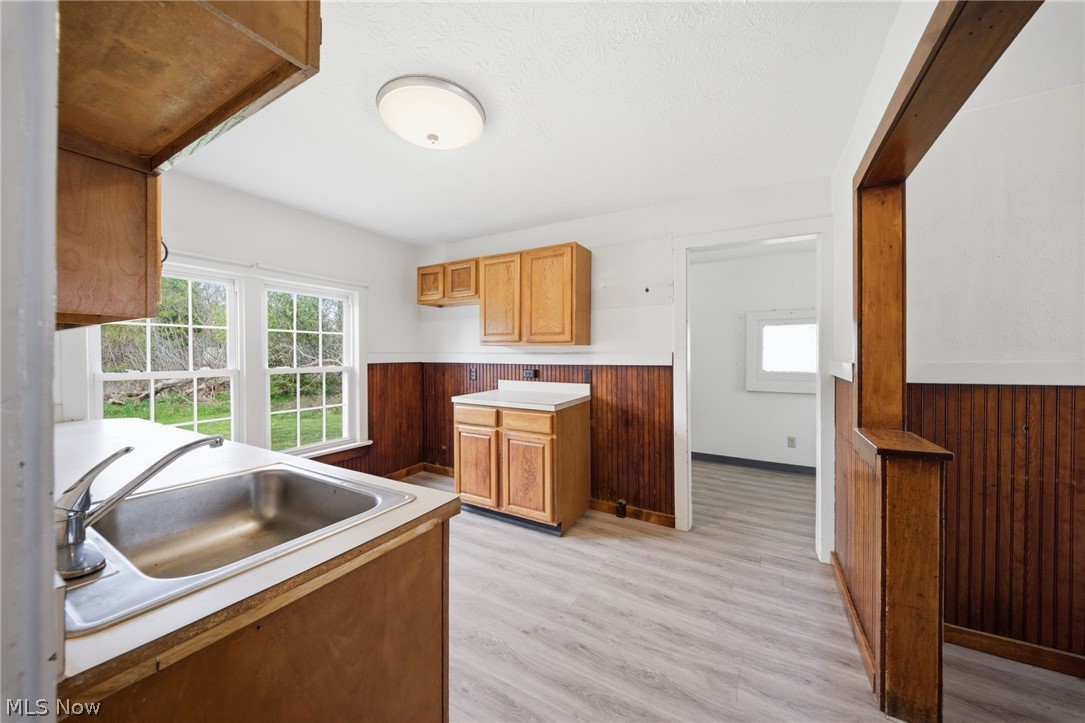 57 W Union Street Geneva OH 44041