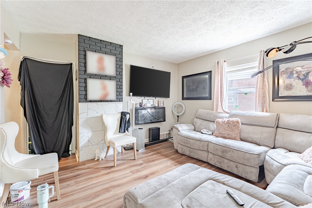17106 Palda Drive Cleveland OH 44128