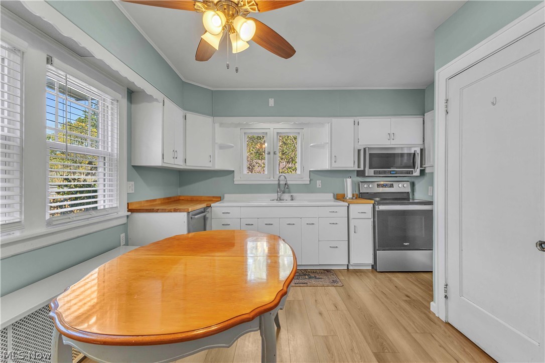 17412 Bradgate Avenue Cleveland OH 44111
