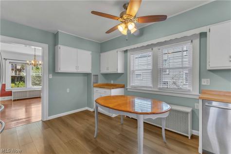 17412 Bradgate Avenue Cleveland OH 44111