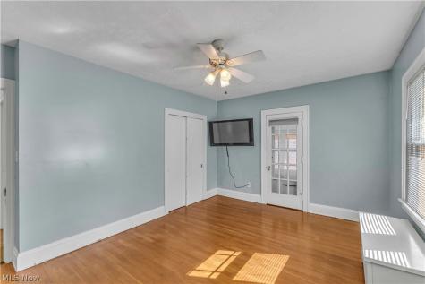 17412 Bradgate Avenue Cleveland OH 44111