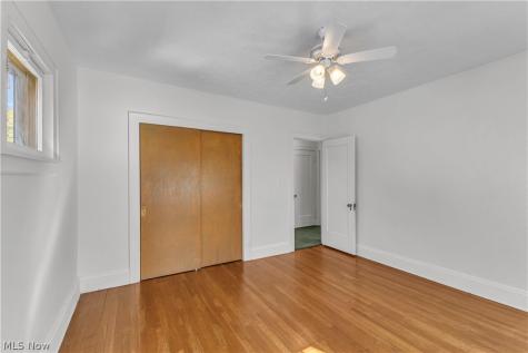 17412 Bradgate Avenue Cleveland OH 44111