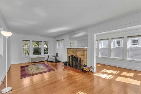 17412 Bradgate Avenue Cleveland OH 44111