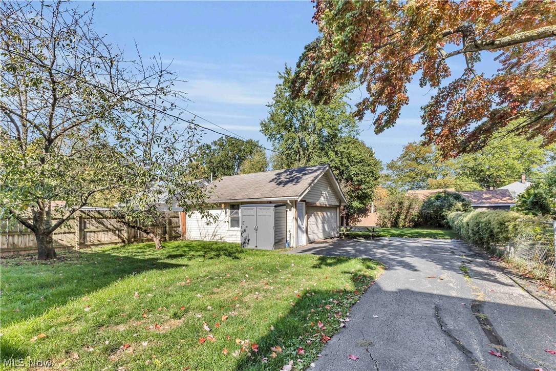 17412 Bradgate Avenue Cleveland OH 44111
