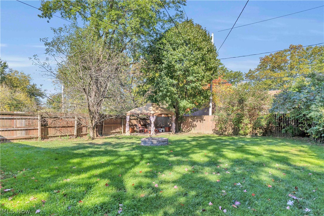 17412 Bradgate Avenue Cleveland OH 44111