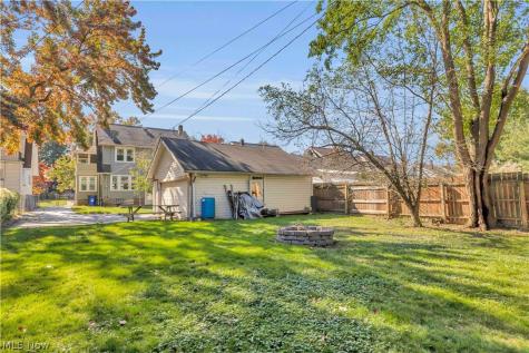 17412 Bradgate Avenue Cleveland OH 44111