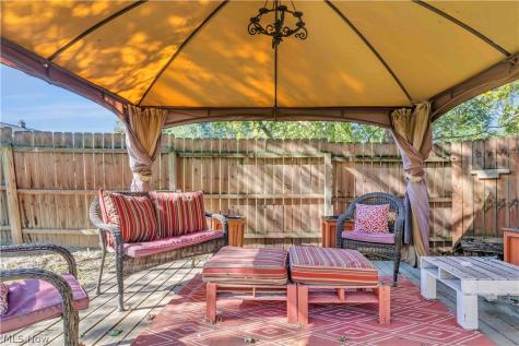 17412 Bradgate Avenue Cleveland OH 44111