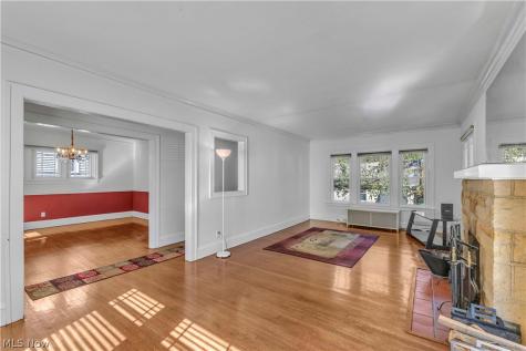 17412 Bradgate Avenue Cleveland OH 44111