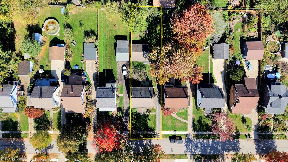 17412 Bradgate Avenue Cleveland OH 44111