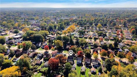 17412 Bradgate Avenue Cleveland OH 44111