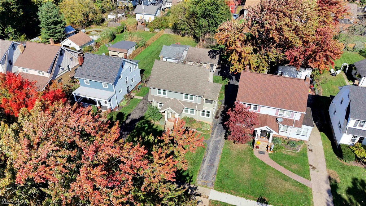 17412 Bradgate Avenue Cleveland OH 44111