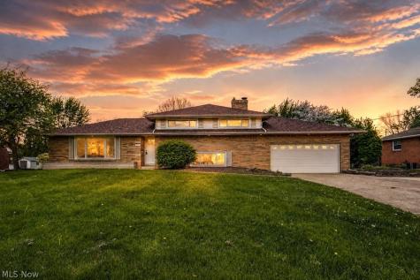 3877 Grove Street NE Canton OH 44721