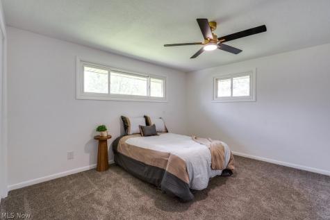 3877 Grove Street NE Canton OH 44721
