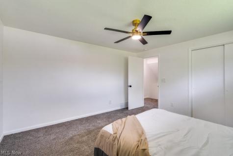 3877 Grove Street NE Canton OH 44721