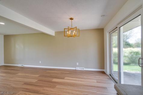3877 Grove Street NE Canton OH 44721
