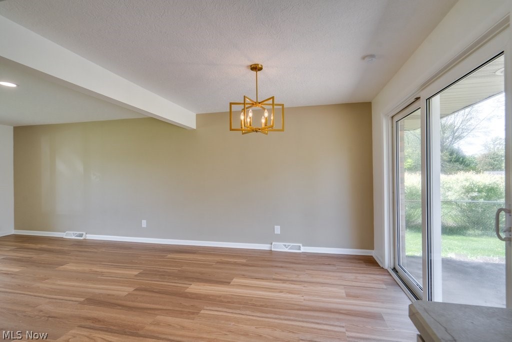 3877 Grove Street NE Canton OH 44721