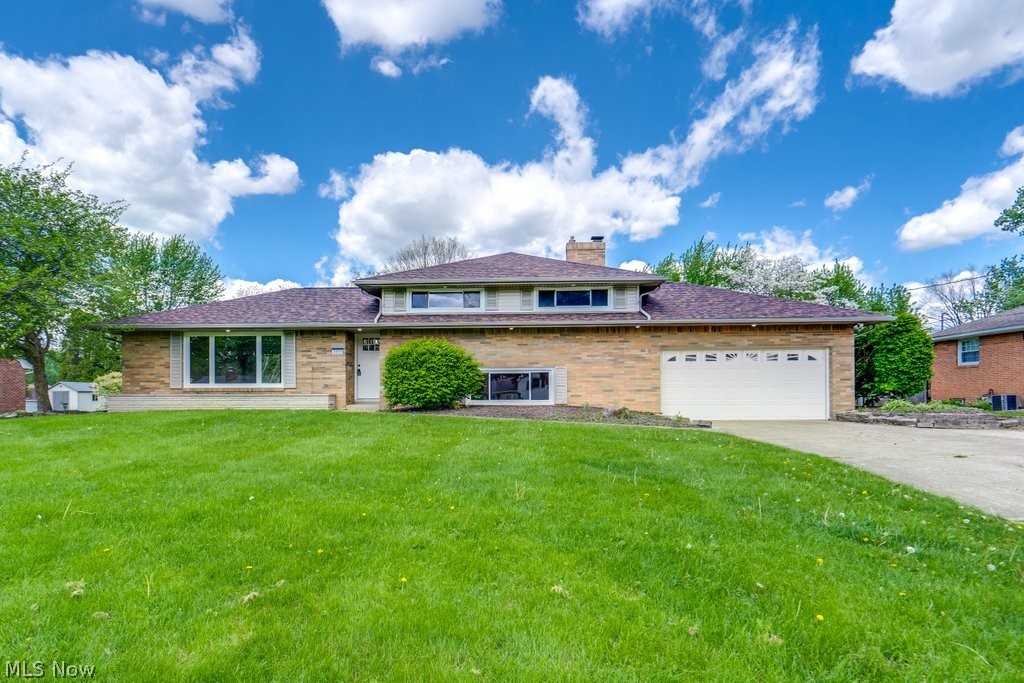 3877 Grove Street NE Canton OH 44721