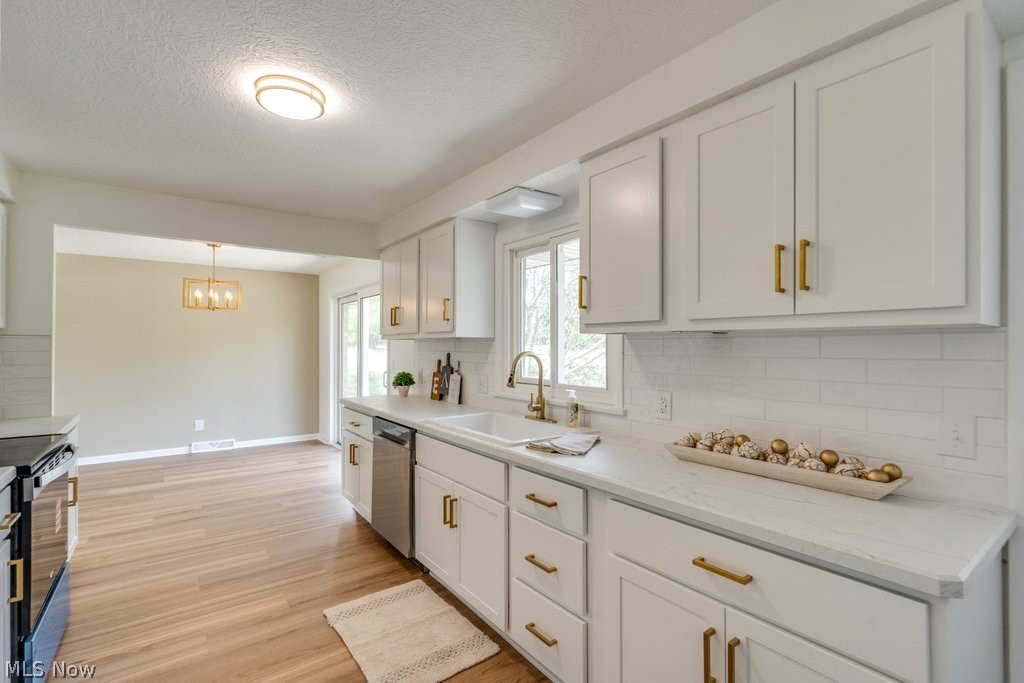 3877 Grove Street NE Canton OH 44721