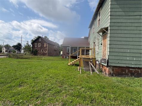 1210 Lawrence Road NE Canton OH 44705