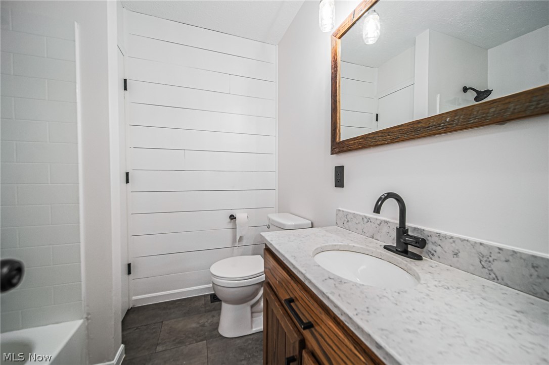 13648 Freedom Road Kimbolton OH 43749