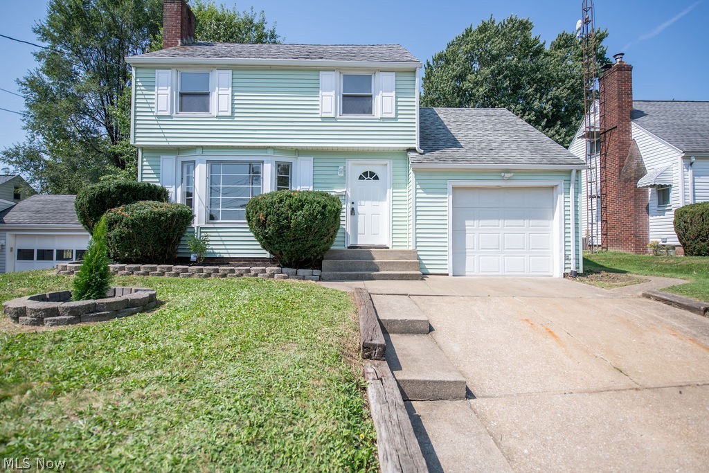2415 Snyder Avenue NE Canton OH 44714