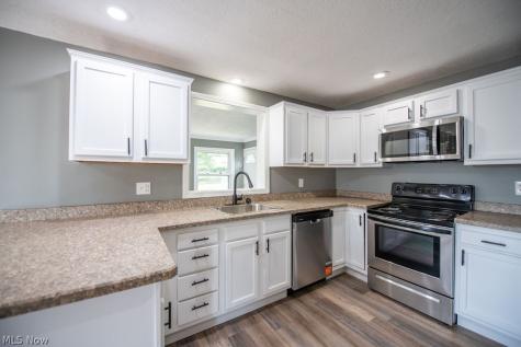 2415 Snyder Avenue NE Canton OH 44714