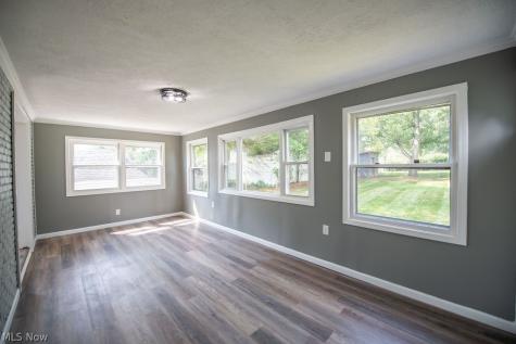 2415 Snyder Avenue NE Canton OH 44714