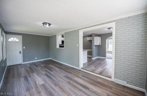 2415 Snyder Avenue NE Canton OH 44714