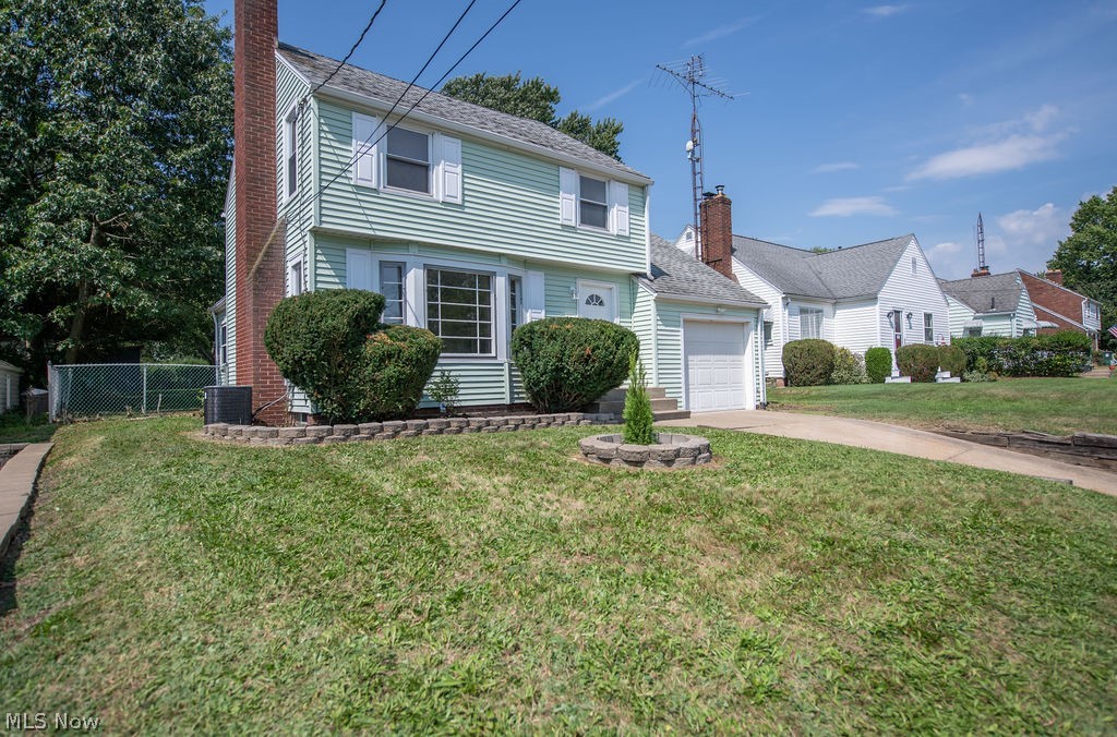 2415 Snyder Avenue NE Canton OH 44714